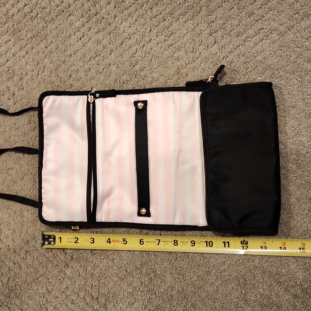 NEW Victoria's Secret brand jewelry pouch. NEW